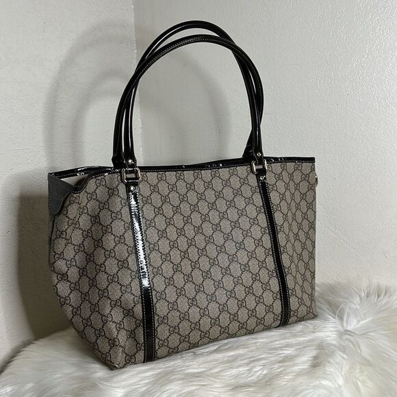 💯Authentic Gucci Tote Magnetic Closure 🍀 - Picture 3 of 17